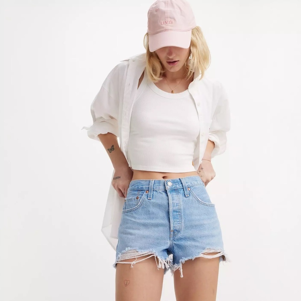 Levi’s premium 501 Button Fly High Rise‎ Original shorts distressed 26